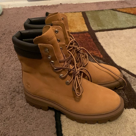 Timberland Shoes - Women’s size 7 timberland boots! NWT